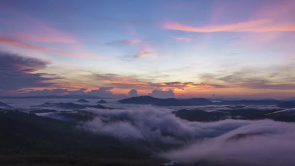 Gyönyörű Reggeli Napkelte Idő Mulás Mozgó Felhők Völgy Felett Ranau — Stock videók