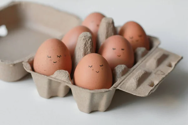 Smiley Ansikte Ägg Ägg Box Happy Påsk Ägg Dag — Stockfoto