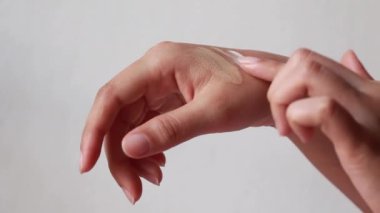 Kadın testi hazırda bekliyor..