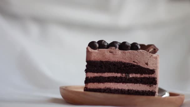 Домашний Шоколадный Торт Кусать Торт Вилкой — стоковое видео