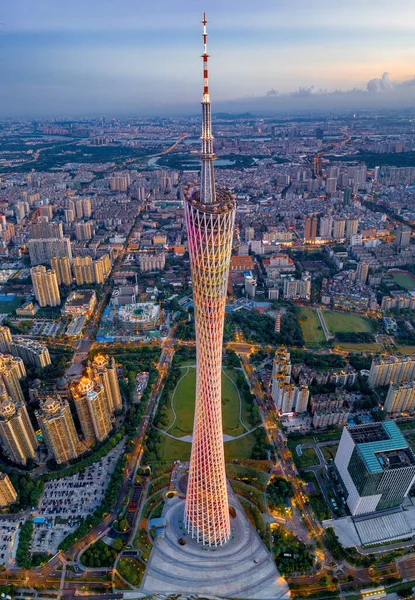 Guangzhou 'daki en iyi ziyaretçi, gece düşüşü, İHA.