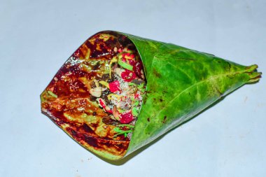 Banarasi Pan, Betel Nut... Hindistan 'da satılık ya da yenecek renkli malzemelerle süslenmiş. 04