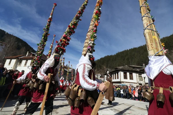 Shiroka Laka Bulgária Março 2020 Pessoas Com Máscara Chamada Kukeri — Fotografia de Stock