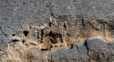 Madara Süvarisi ortaçağdan kalma büyük bir kaya rahatlamasıdır. Bu, Bulgaristan 'ın küresel sembolüdür.