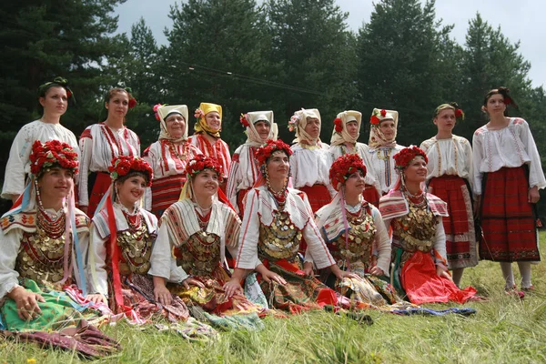 Koprivshtica Bulgarien Augusti 2010 Människor Traditionell Folkdräkt National Folklore Fair — Stockfoto