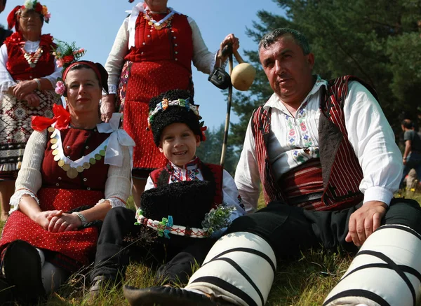 Koprivshtica Bulgaria Agosto 2010 Gente Disfrazada Folclore Tradicional Feria Nacional — Foto de Stock