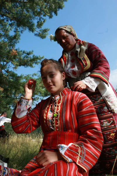 Koprivshtica Болгарія Серпня 2010 Люди Традиційному Народному Костюмі Національного Фольклорного — стокове фото