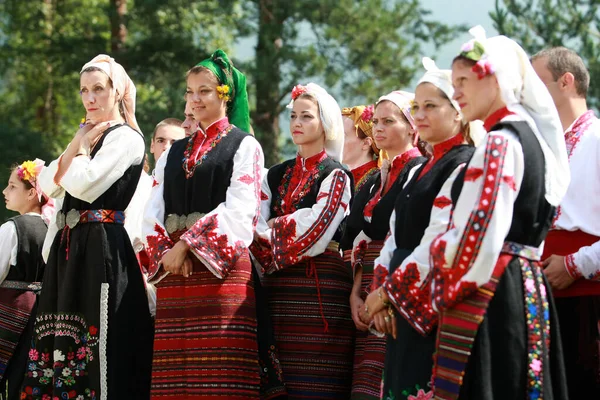 Koprivshtica Bulgária 2010 Augusztus Koprivshticai Nemzeti Folklórvásár Hagyományos Népviseletében Élő — Stock Fotó