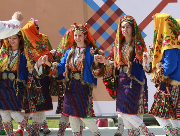 Koprivshtica Болгарія Серпня 2010 Люди Традиційному Народному Костюмі Національного Фольклорного — стокове фото