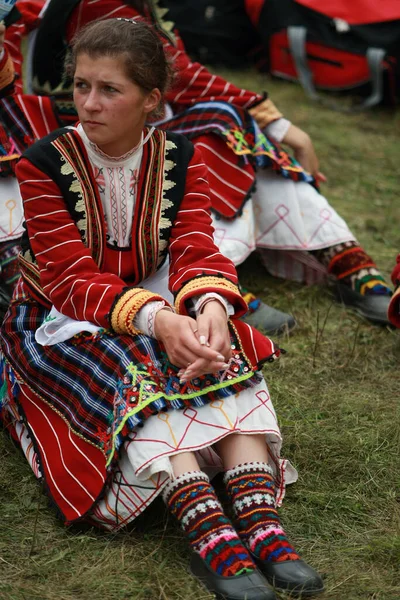 Koprivshtica Bulgária Agosto 2010 Pessoas Trajes Folclóricos Tradicionais Feira Nacional — Fotografia de Stock