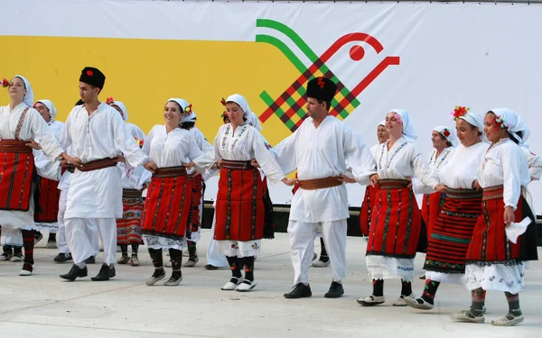 Koprivshtica Bulgária Agosto 2010 Pessoas Trajes Folclóricos Tradicionais Feira Nacional — Fotografia de Stock