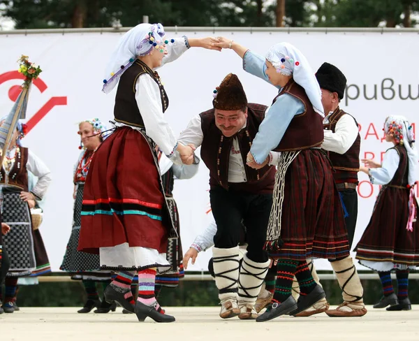 Koprivshtica Bulgária Agosto 2010 Pessoas Trajes Folclóricos Tradicionais Feira Nacional — Fotografia de Stock