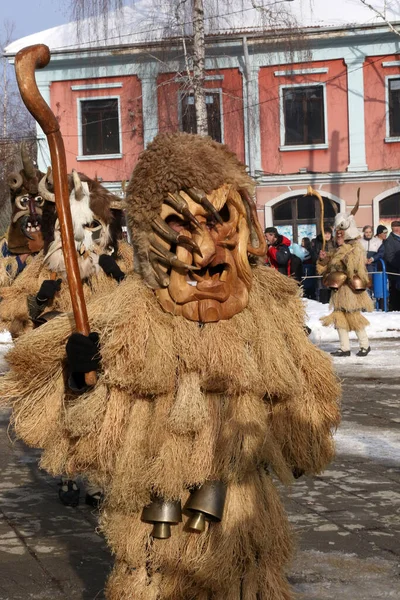 Breznik Bulgaria Enero 2017 Personas Identificadas Con Disfraces Tradicionales Kukeri — Foto de Stock