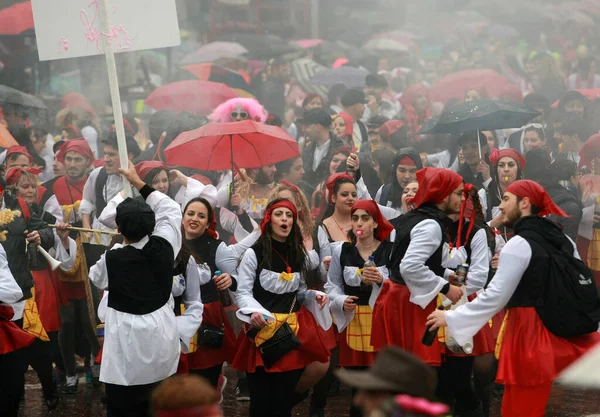 Xanthi Grecia Marzo 2014 Amigos Identificados Vestidos Con Trajes Coloridos — Foto de Stock