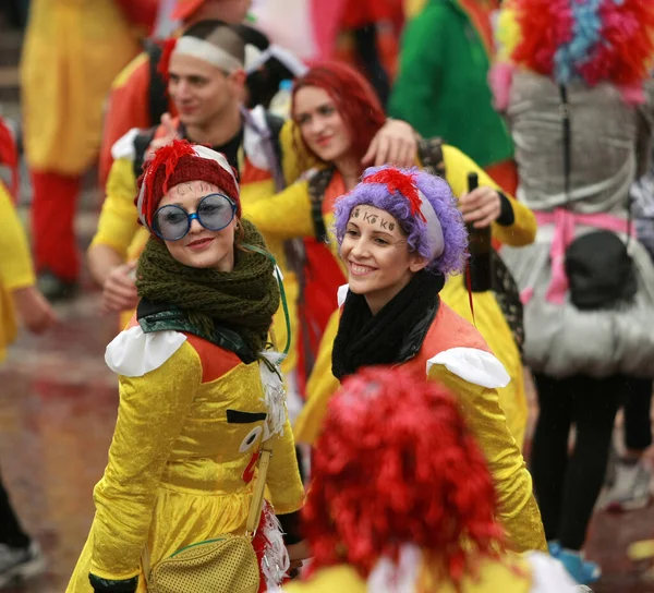 Xanthi Grèce Mars 2014 Amis Non Identifiés Vêtus Costumes Colorés — Photo