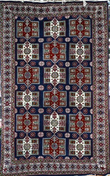 Hand Woven Carpet Ethnic Folk Pattern — Stock Photo, Image
