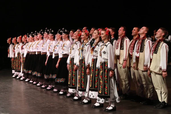 Sofía Bulgaria Mayo 2018 Gente Con Trajes Folclóricos Tradicionales Realiza — Foto de Stock