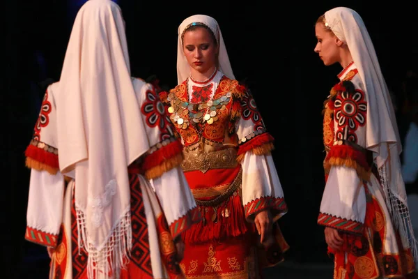 Sofia Bulgária Maio 2018 Pessoas Trajes Folclóricos Tradicionais Realizam Dança — Fotografia de Stock