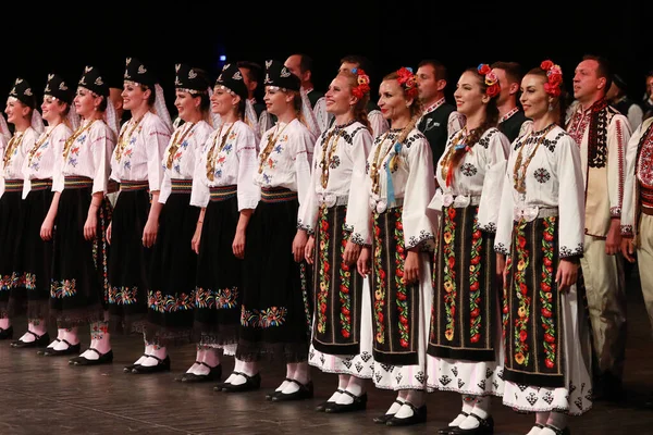 Sofia Bulgarien Maj 2018 Människor Traditionella Folkdräkter Utför Folkdans Horo — Stockfoto