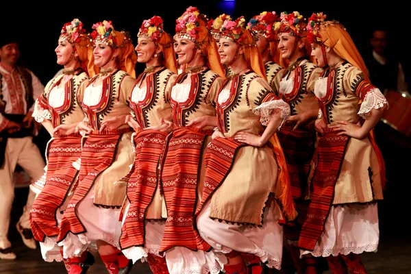 Sofia Bulgarien Mai 2018 Menschen Traditionellen Folklore Kostümen Führen Volkstanz — Stockfoto