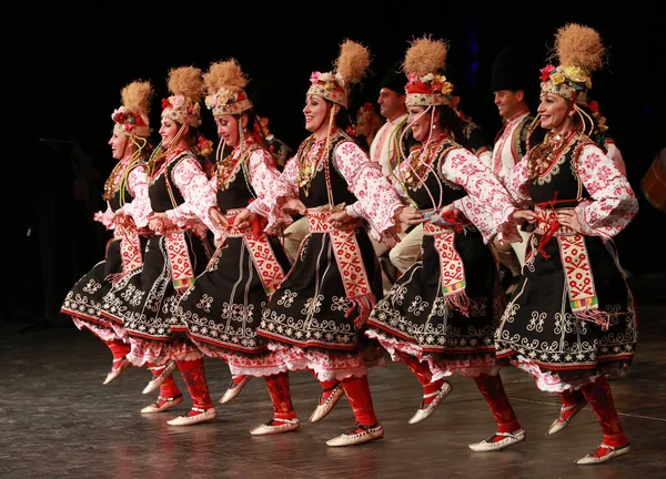 Sofia Bulgária Maio 2018 Pessoas Trajes Folclóricos Tradicionais Realizam Dança — Fotografia de Stock