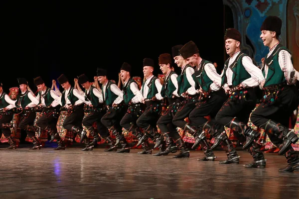Sofia Bulgária Maio 2018 Pessoas Trajes Folclóricos Tradicionais Realizam Dança — Fotografia de Stock