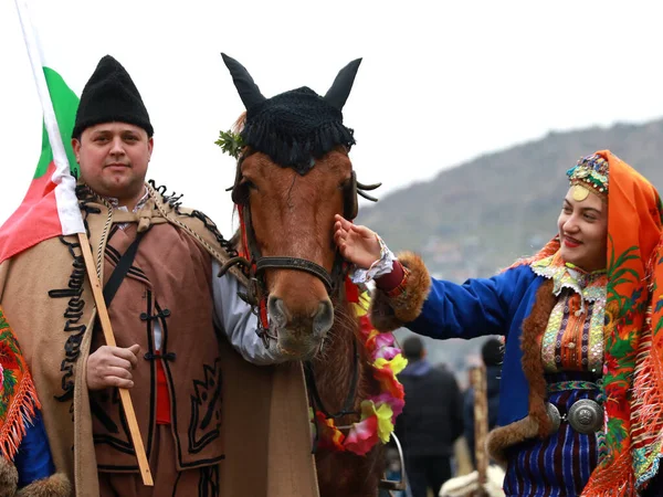 Velingrad Bulgarien Februar 2018 Menschen Traditionellen Trachten Singen Und Tanzen — Stockfoto