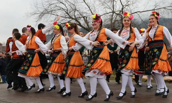 Velingrad Bulgária Február 2018 Emberek Hagyományos Jelmezek Énekelni Táncolni Bolgár — Stock Fotó