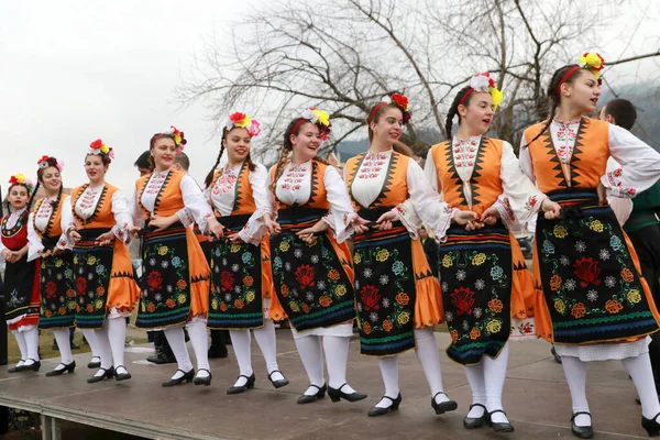 Velingrad Bulgária Február 2018 Emberek Hagyományos Jelmezek Énekelni Táncolni Bolgár — Stock Fotó