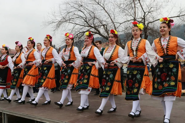 Velingrad Bulgária Február 2018 Emberek Hagyományos Jelmezek Énekelni Táncolni Bolgár — Stock Fotó