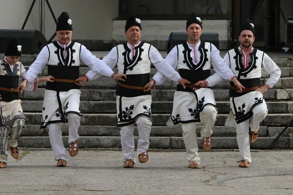 Zemen Bułgaria Marca 2019 Osoby Ubrane Tradycyjne Bułgarskie Autentyczne Stroje — Zdjęcie stockowe