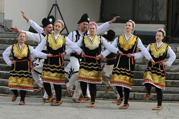 Zemen Bulgaria Marzo 2019 Persone Vestite Con Abiti Folcloristici Tradizionali — Foto Stock