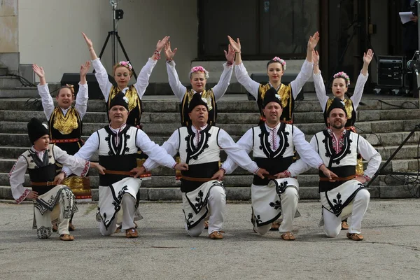 Zemen Bulgaristan Mart 2019 Geleneksel Bulgar Özgün Folklor Kıyafetleriyle Giyinen — Stok fotoğraf