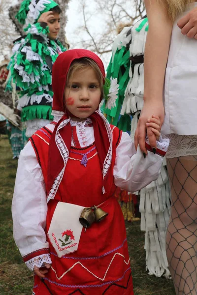 Zemen Bulgaristan Mart 2019 Geleneksel Bulgar Özgün Folklor Kıyafetleriyle Giyinen — Stok fotoğraf