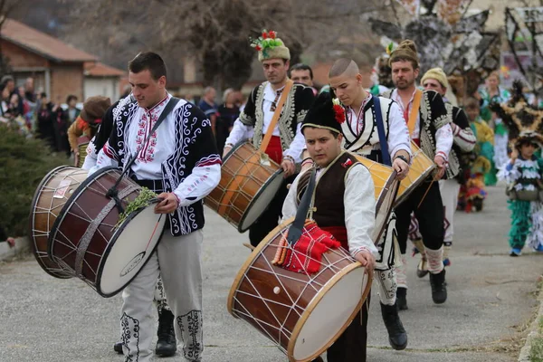 Zemen Bulgarie Mars 2019 Des Gens Vêtus Vêtements Folkloriques Bulgares — Photo