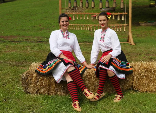 Vratsa Bulgaria Junio 2018 Gente Con Trajes Tradicionales Auténticos Recreando — Foto de Stock