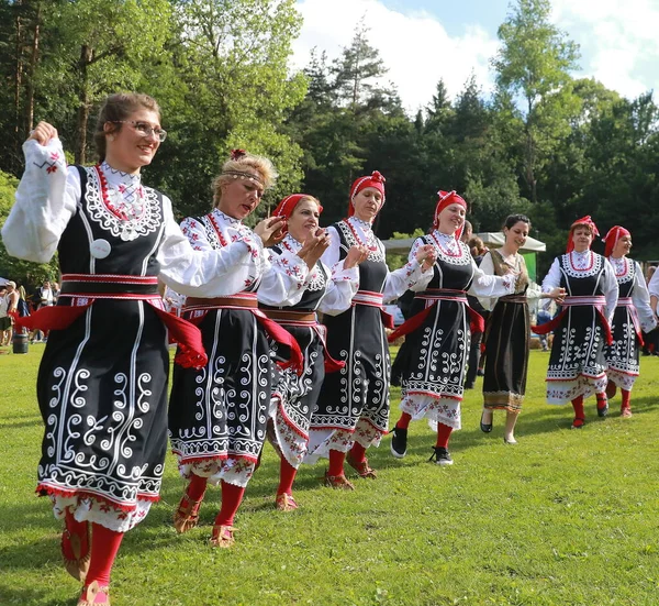 Vratsa Bulgaria June 2018 People Traditional Authentic Folk Costumes Recreating — стокове фото