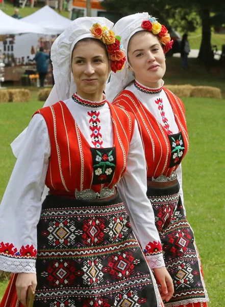 Враца Болгария Июня 2018 Года Люди Традиционных Аутентичных Народных Костюмах — стоковое фото