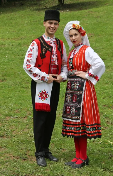 Vratsa Bulgaria Junio 2018 Gente Con Trajes Tradicionales Auténticos Recreando —  Fotos de Stock
