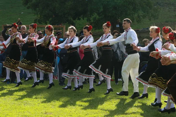 Vratsa Bulgaria June 2018 People Traditional Authentic Folk Costumes Recreating — Stock Photo, Image