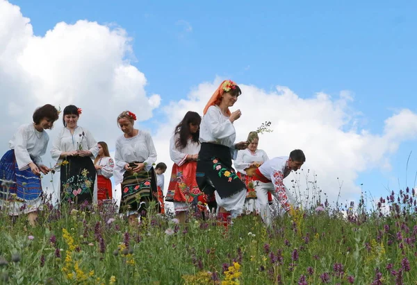 Vratsa Bulgaria June 2018 People Traditional Authentic Folklore Costume Pick — Stockfoto