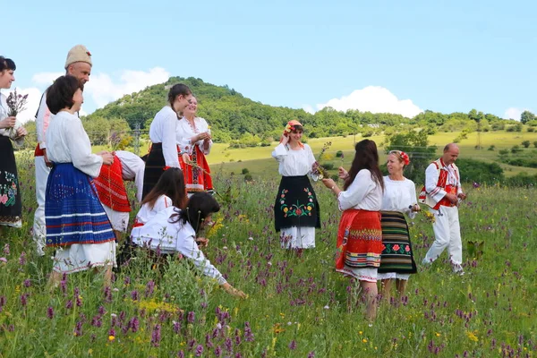 Враца Болгария Июня 2018 Года Люди Традиционном Аутентичном Фольклорном Костюме — стоковое фото