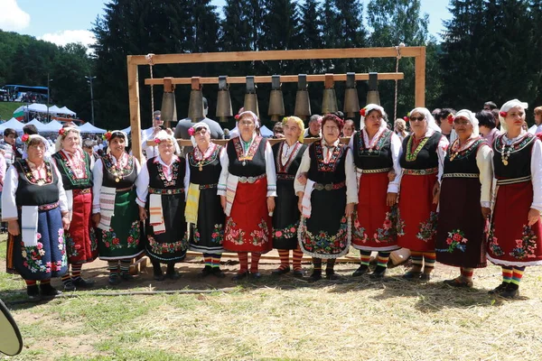 Vratsa Bulgaria Junio 2018 Gente Con Trajes Tradicionales Auténticos Recreando — Foto de Stock