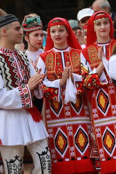 Vratsa Bulgária Junho 2018 Pessoas Trajes Folclóricos Autênticos Tradicionais Recriando — Fotografia de Stock