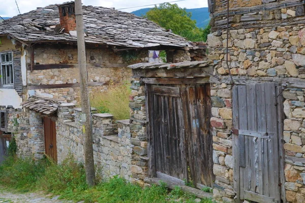 Bulgaristan Dolen Köyünün Tarihi Kültür Rezervindeki Eski Evler Dolen Yüzyıldan — Stok fotoğraf