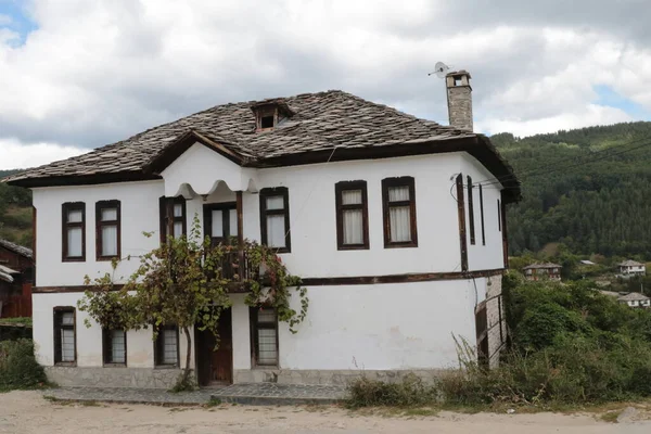 Rumah Rumah Tua Dalam Sejarah Cagar Budaya Desa Dolen Bulgaria — Stok Foto