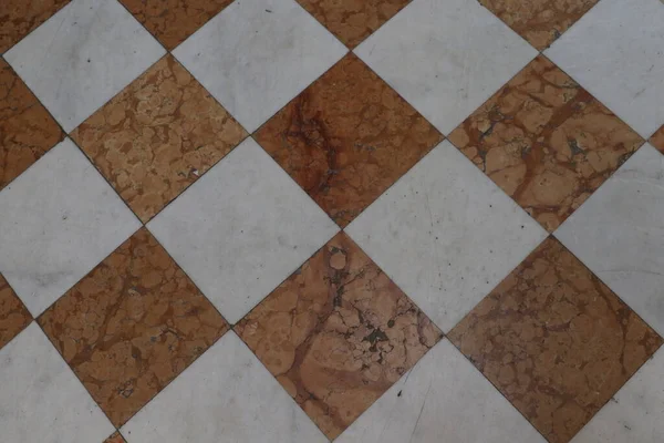 Damalı geleneksel Avrupa seramik mozaik kaplama şablonu. Mimari mozaik detay, sokak, banyo ve havuz için soyut arka plan. Sokak ve iç tasarım için süs deseni