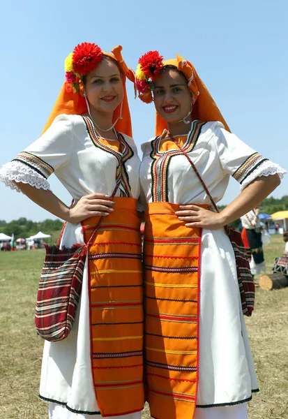 Arbanassi Bulgaria July 2017 Γυναίκα Παραδοσιακές Φορεσιές Στην Εθνική Λαογραφική — Φωτογραφία Αρχείου