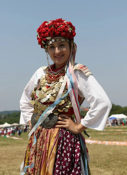 Arbanassi Bulgaria July 2017 Γυναίκα Παραδοσιακές Φορεσιές Στην Εθνική Λαογραφική — Φωτογραφία Αρχείου