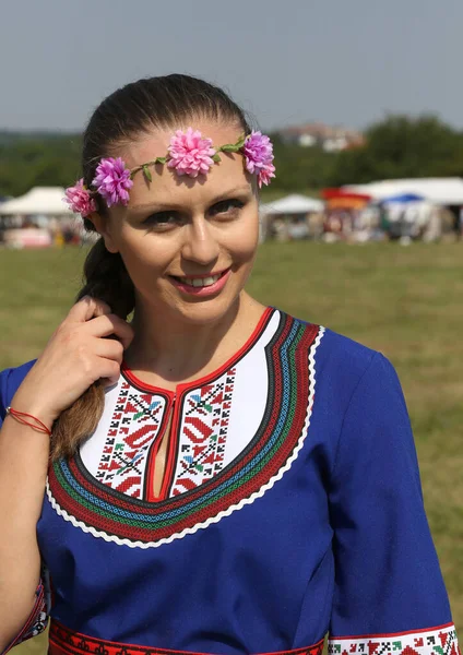 Arbanassi Bulgarije Juli 2017 Vrouw Traditionele Folkloristische Kostuums Nationale Folkloristische — Stockfoto